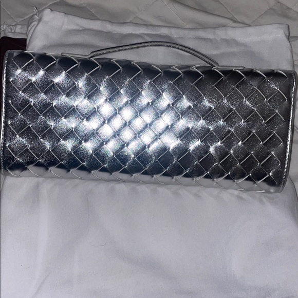 Bottega *Style* Silver Clutch - Picture 3 of 5